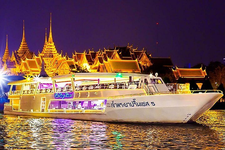 Wonderful Dinner Cruise on Chao Phraya River, Bangkok